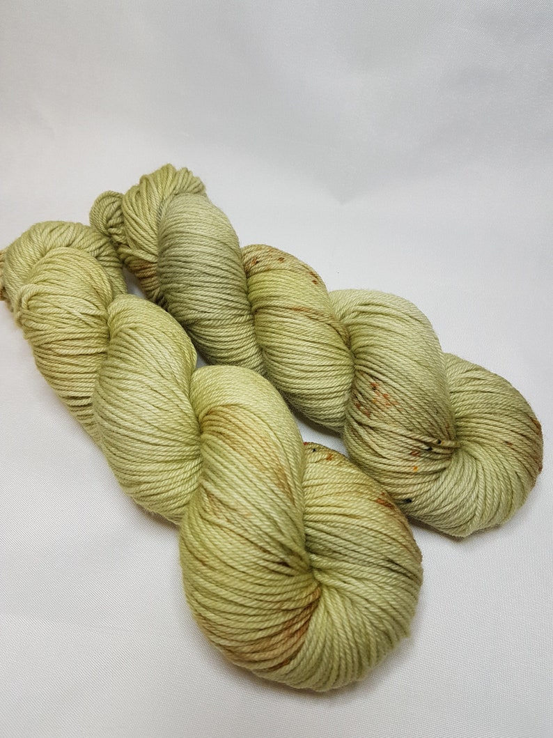 DK weight Hand dyed Merino Nylon yarn PISTACHIO 100g