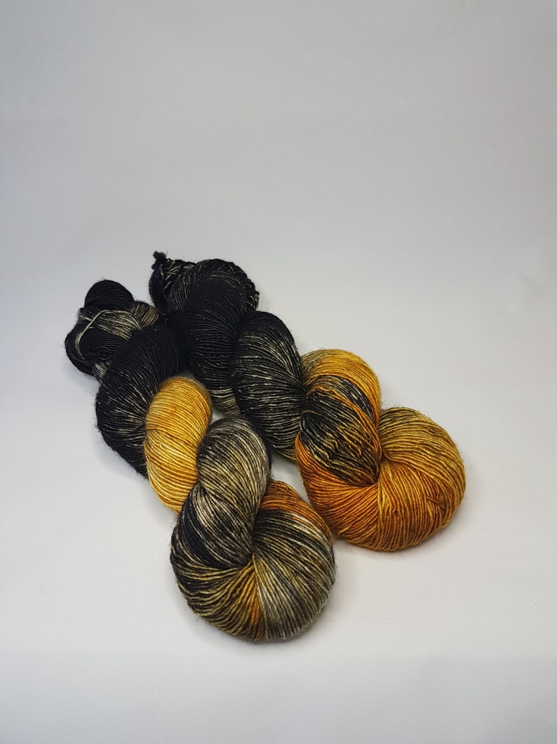 DUBAI fingering weight 100g Hand dyed Merino singles
