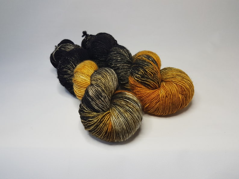 DUBAI fingering weight 100g Hand dyed Merino singles