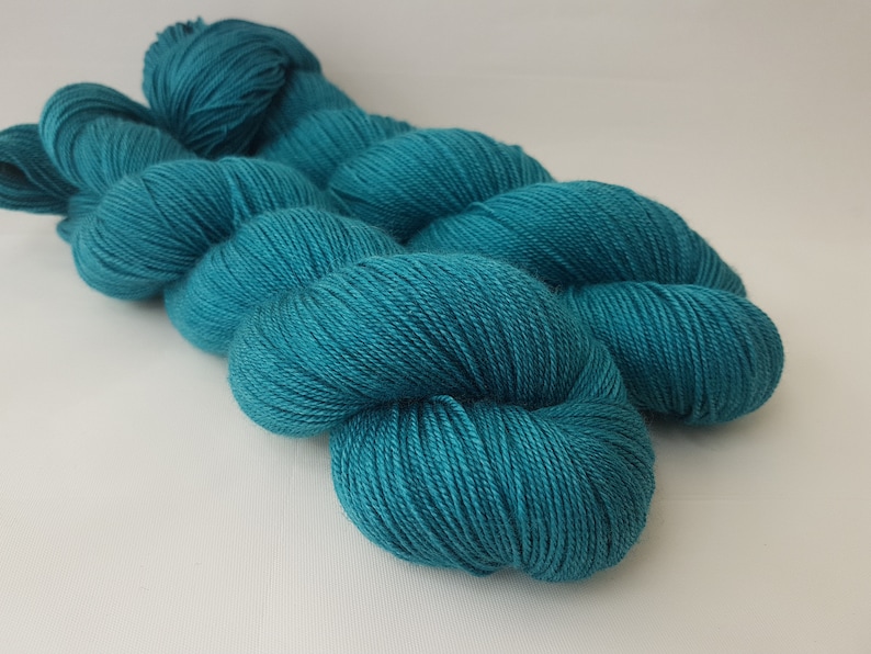 100g Hand dyed SW Merino Silk Cashmere yarn 4-ply Fingering weight TEAL
