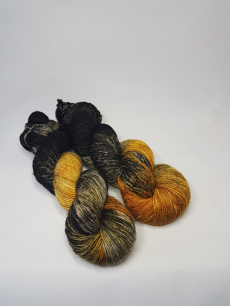 DUBAI fingering weight 100g Hand dyed Merino singles