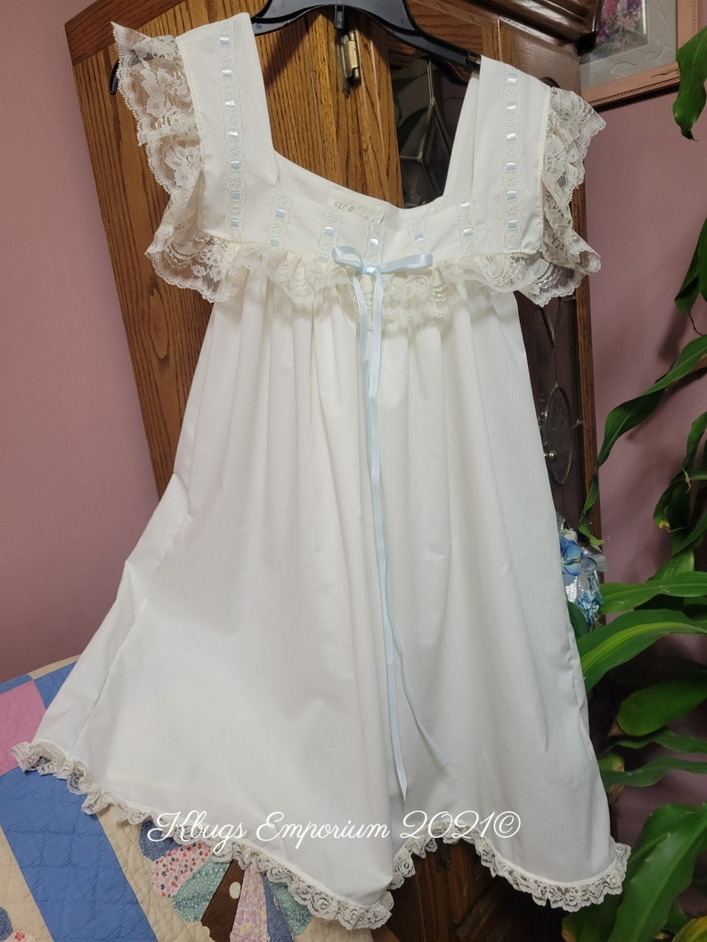 Victorian Nightgowns, Nightdress, Pajamas, Robes     Victorian/Vintage Nightgown Babydoll Length Simple Free-Sized Gown - Made to Order $90.00 AT vintagedancer.com