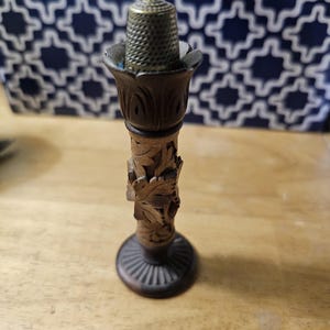 Vintage/Antique thimble, needle holder