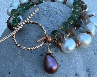 Andalusite, green apatite, pearl leather bracelet