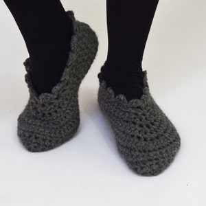 Women Slippers / Crochet Booties / Crochet Socks / Crochet Shoes for Women Size 7/8 - Dark Gray - Handmade - Wool and Apaca -  Ready to Ship