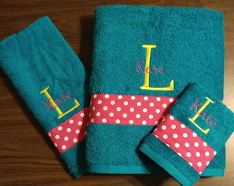 Personalized Towel Set, Bath Room Towel Set, Fabric Trimmed Towels, Bath Set, Graduation Gift, Wedding Gift