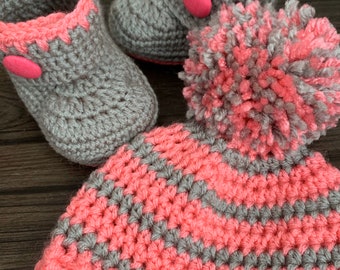 Crochet baby hat and boot set. Crochet striped hat. Pom Pom. Crochet boots. Baby uggs. Baby booties. Winter hat