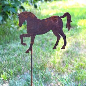 Horse Metal Garden Stake 21 to 28 Inches Tall