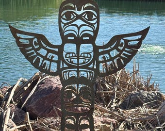 Metal Totem Pole Yard Stake Stand 34 Inches Tall