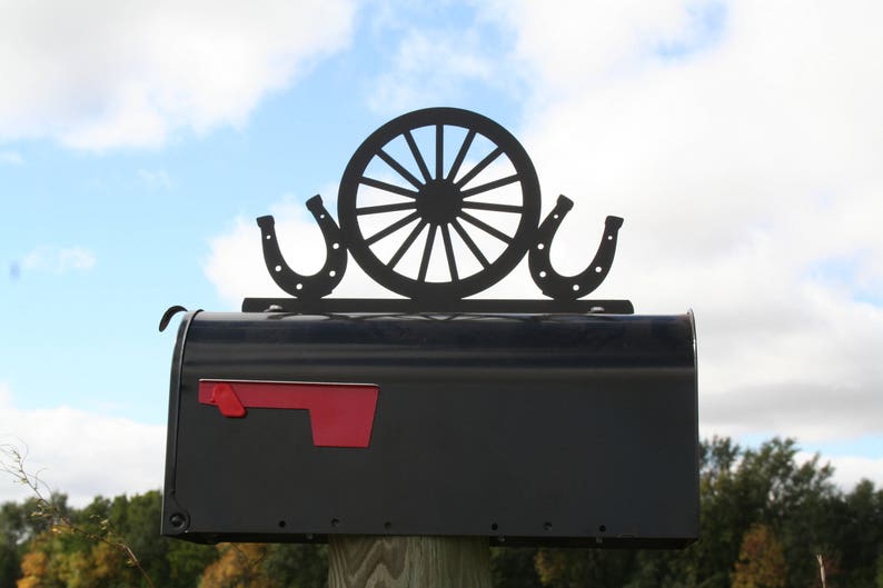 Wagon Wheel Mailbox Top wagon wheel Western Metal Mailbox Topper western sign Metal Horseshoe Mailbox Top horse shoes western scene