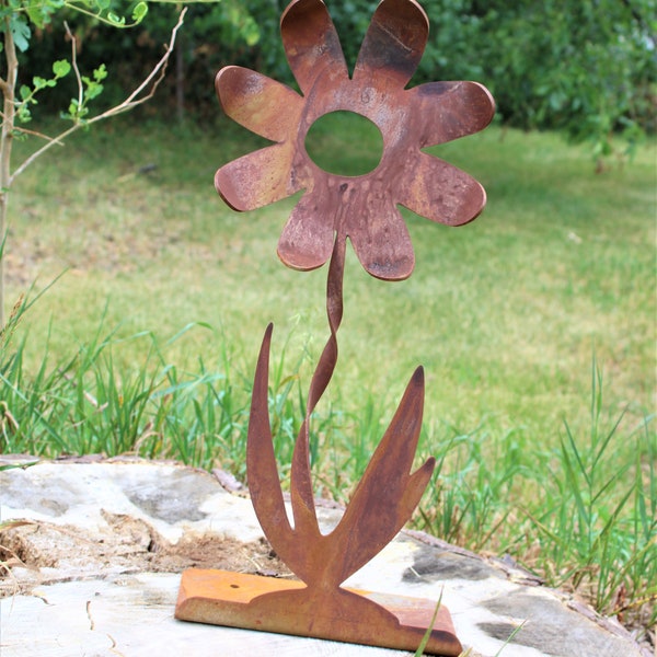 Metal Daisy Flower Giant Rustic Stake 24 to 36 Inches Tall