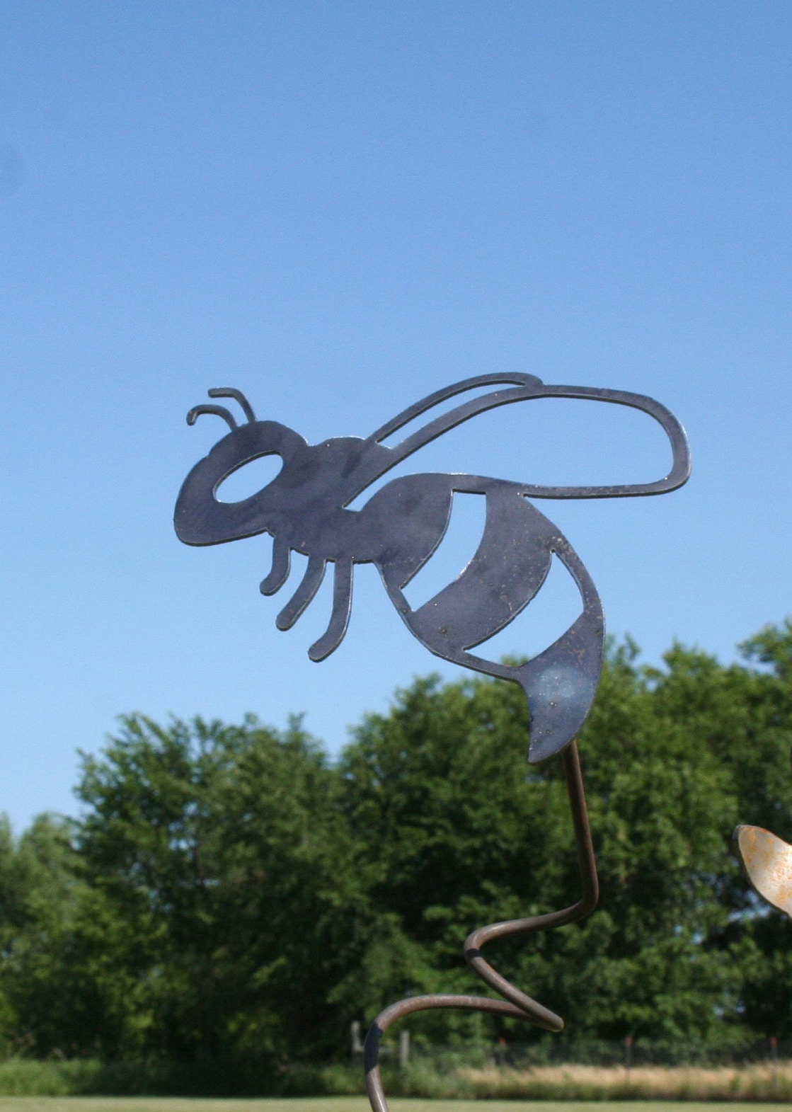 Metal Bee Garden Stake, bee yard stake, buzzing flying bee stake, be