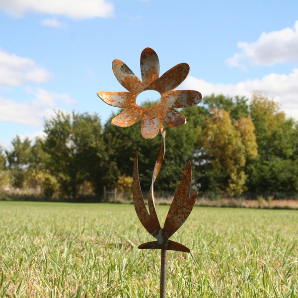 Metal 3D Flower Stake Twisted 9.5" tall