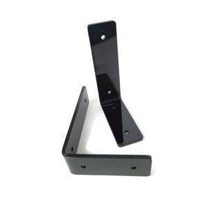 Gloss black is the color on these brackets.