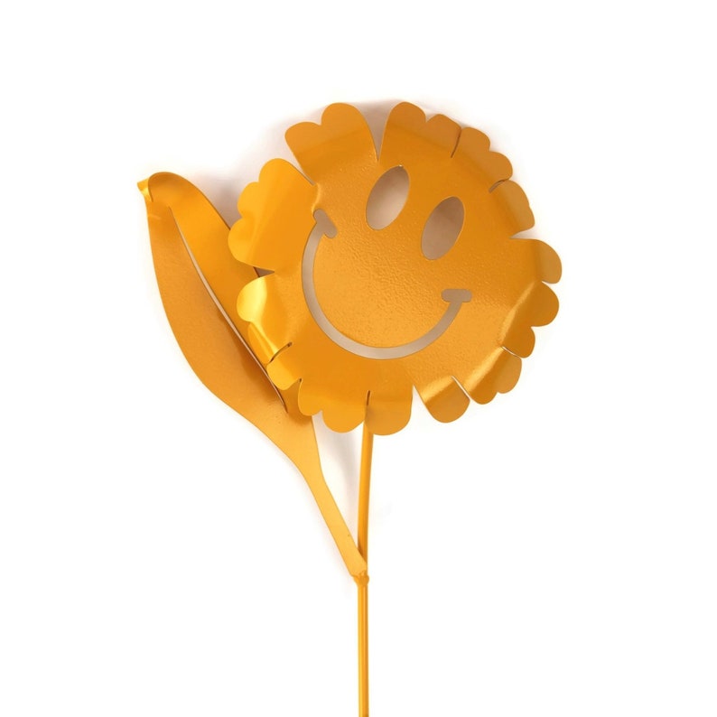 Waving Daisy Smiley Face Metal Garden Stake 20 Inches Tall Dark Yellow