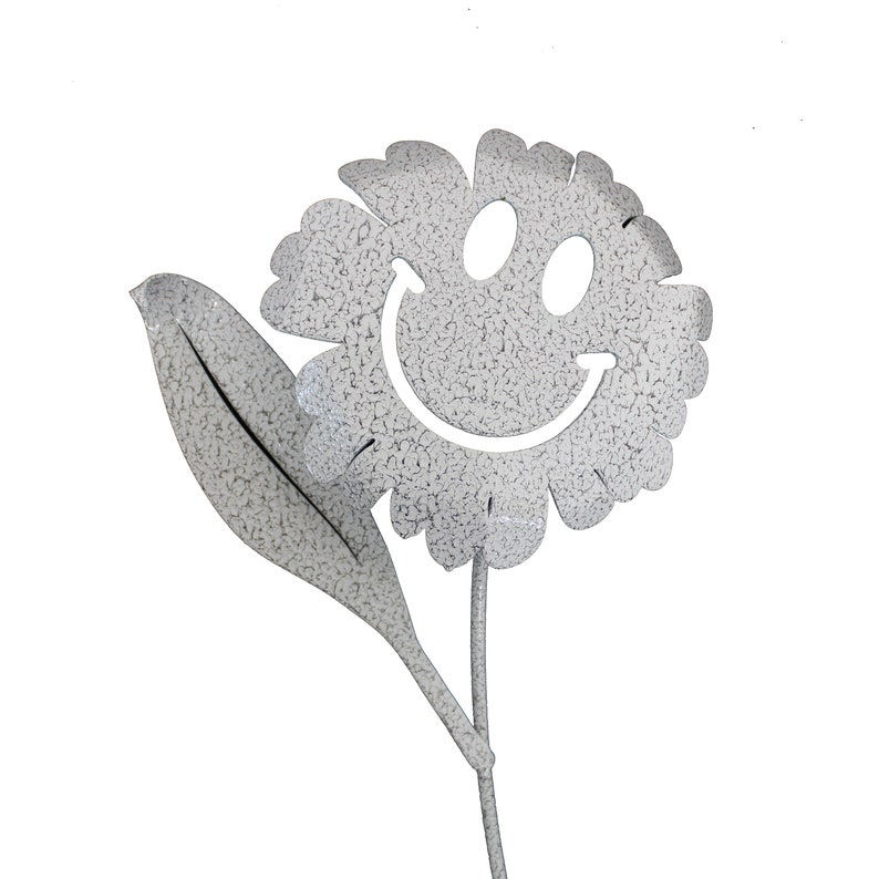 Waving Daisy Smiley Face Metal Garden Stake 20 Inches Tall Hammered White/Gray