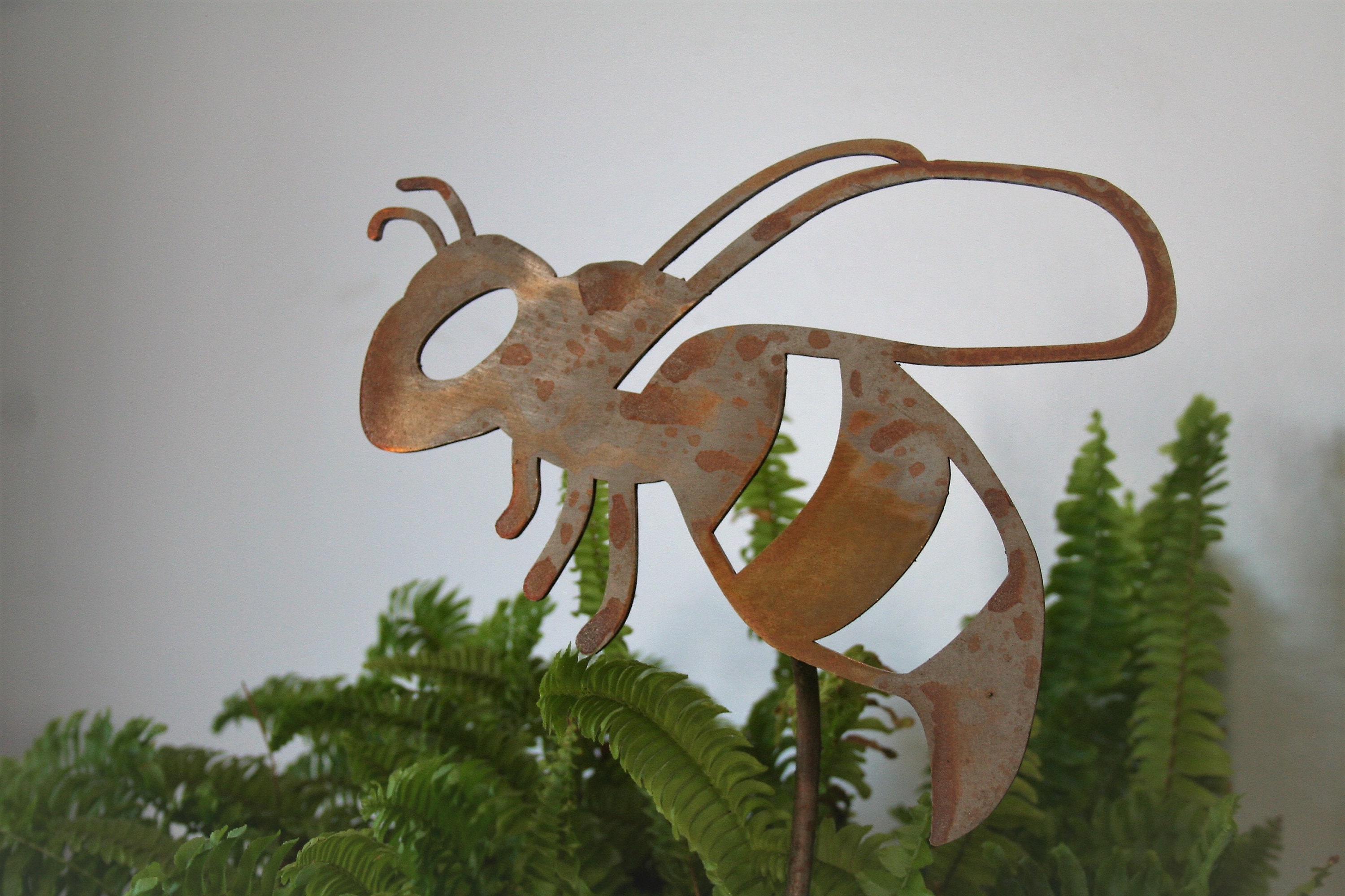 Metal Bee Garden Stake, bee yard stake, buzzing flying bee stake, be