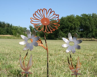 Metal Daisy Flower Stake Gift Set 17 to 23 Inches Tall