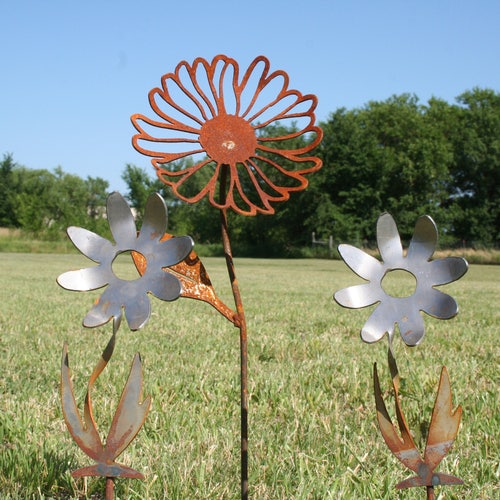 Ensemble-cadeau de piquets en métal en forme de marguerite de 17 à 23 pouces de haut