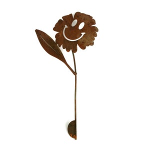 Waving Daisy Smiley Face Metal Garden Stake 20 Inches Tall image 3