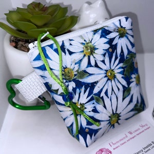 Cute Wedge Coin Pouch with FREE Heart Clip, Daisy Print, Zipper Business Card Case, Credit Card Makeup Pouch, Mother&#39;s Day Gift for Her