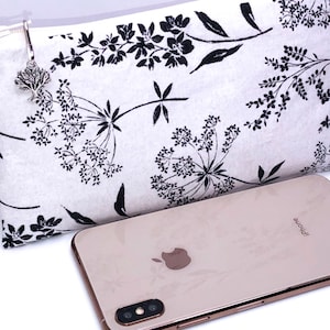Wristlet Phone Case, iphone Purse, Cell Phone Bag, Cell Phone Purse, Multi-Purpose Pouch, Smartphone Wristlet