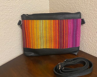 Embrayage guatémaltèque avec fixation de bandoulière - Cuir / Coton