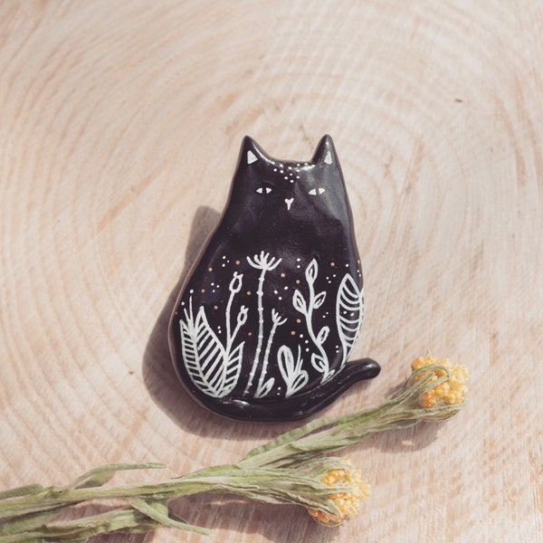 Black Cat Pin OR Magnet - eine handgemachte Polymer Clay Brosche Kühlschrankmagnet süßer Keramik Botanischer Hexen Anstecker Geschenk Katze Schmuck Crazy Cat Lady