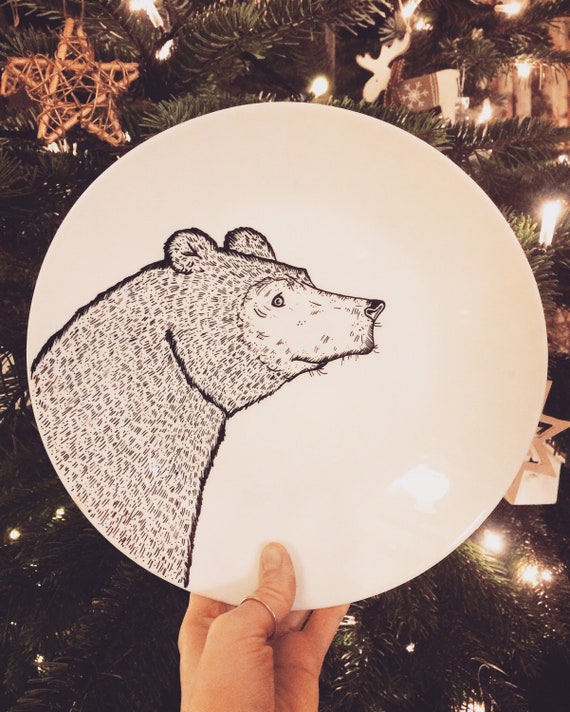 クマのセラミックプレート - 手描きの装飾皿、森の動物柄磁器、ホーム