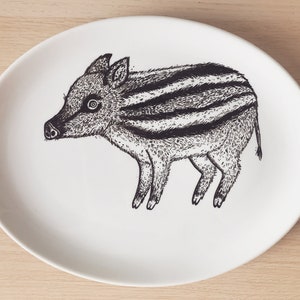 Plato ovalado de cerdo de jabalí / Bandeja ovalada - Plato de cena de animales salvajes pintado a mano divertido lindo bosque dibujos animados vintage regalo de cocina