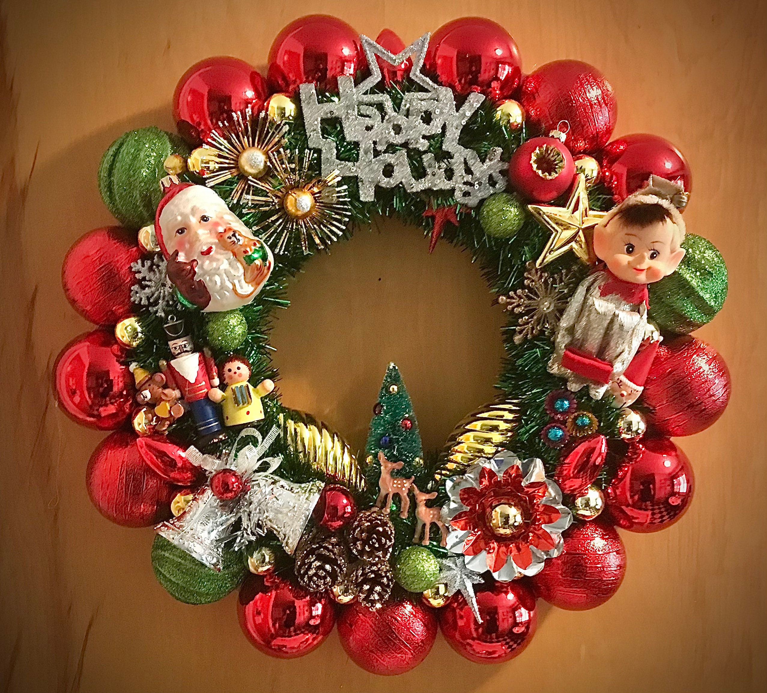 クリスマス HUMAN MADE HAPPY HOLIDAYS WREATH SMALL Waywardvisionstudio Christmas Wreath.retro, Nostalgic,kitschy