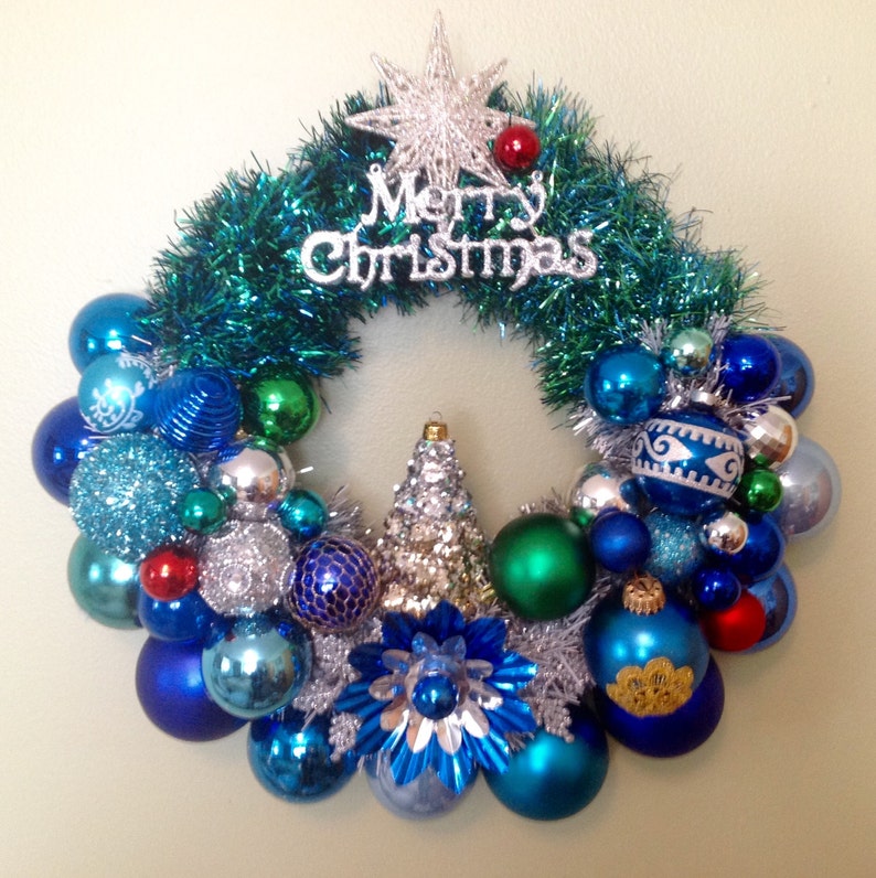 vintage mid mod Christmas ornament wreath blue RETRO kitsch