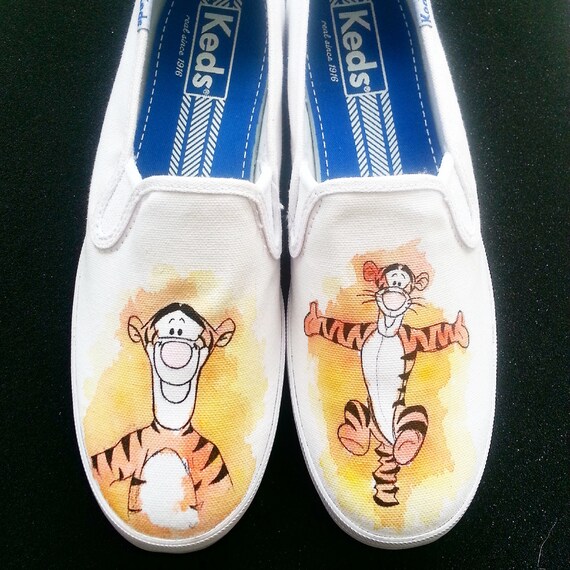 tigger's shoes winnie the pooh