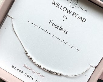 Collar con mensaje en código Morse "Sin miedo", joyería que simboliza el coraje y la fuerza, regalo inspirador para ella, collar con mensaje secreto significativo.