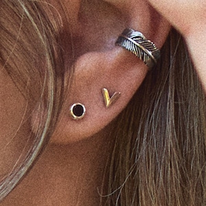 Triangle Arrow Arrowhead Stud Earrings Silver & Gold Minimalist Geometric Earrings Dainty Tiny Stud Earrings - CST015