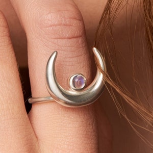 Crescent Moon Ring Moon Phase Ring Sterling Silver Ring Celestial Moonstone Ring Boho Jewelry Gift for Her - FRI014