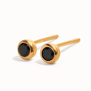 Tiny Stud Earrings CZ dainty earrings Silver & Gold studs Small stud earrings hammered minimalist earrings silver stud earrings - CST016