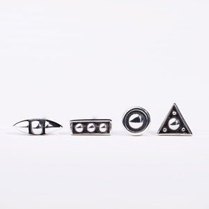 Ensemble de minuscules clous d'oreilles géométriques en argent sterling, clous délicats, bijoux de tous les jours Barre circulaire triangulaire en argent sterling - CST100