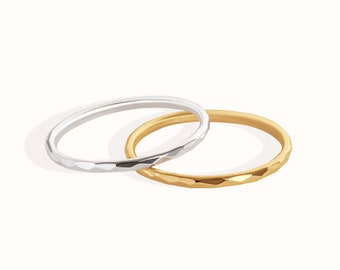 14K Gold gefüllter gehämmerter Ring • Stapelring • Gehämmerter Silberring • Schlichter minimalistischer Ring • Dünnes Goldband • Geschenk für sie - FRI016