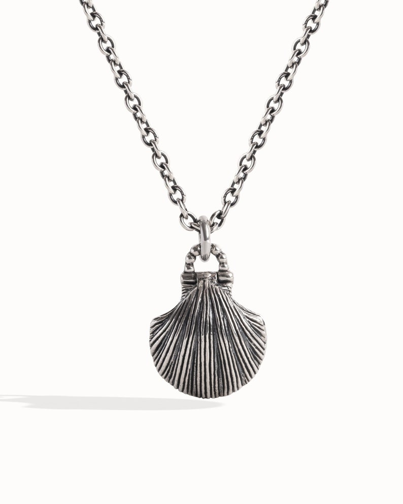 Collana di perle Collana di conchiglie d'argento fatta a mano Collana di perle in ostrica con ciondolo nautico oceanico Collana in argento regalo per lei FPE036 immagine 1