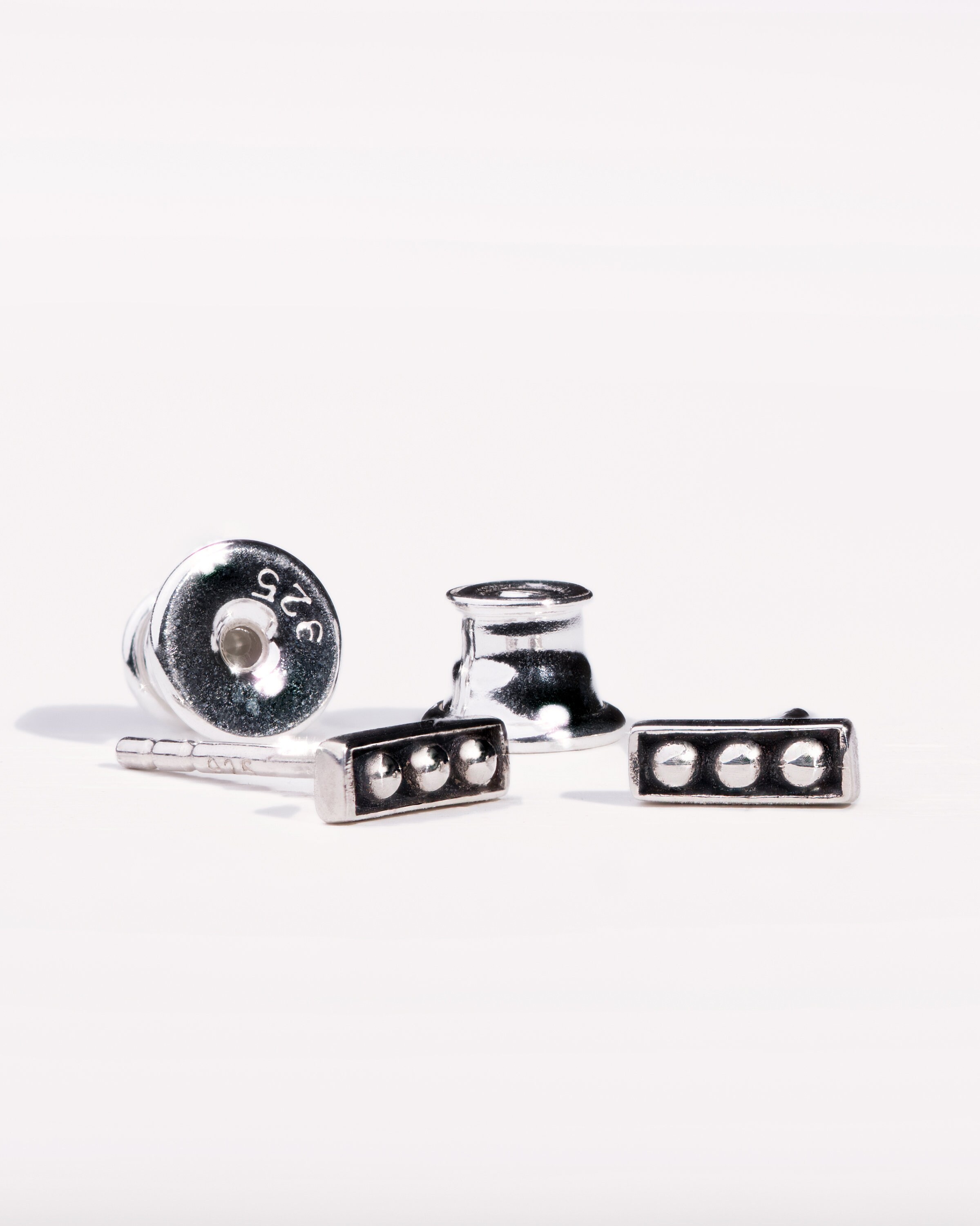 •KEY• silver stud earrings