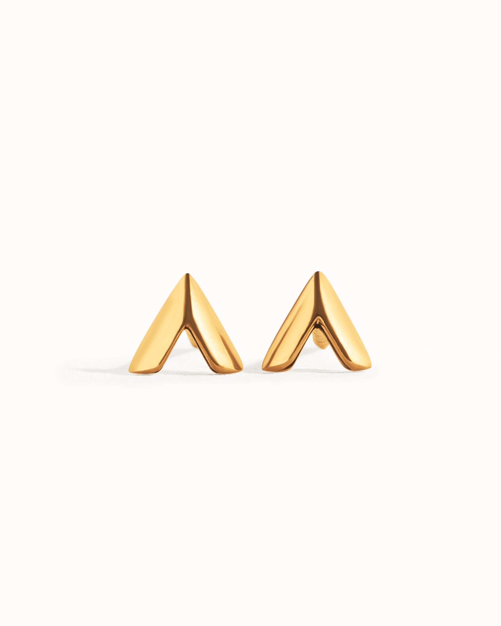 Triangle Arrow Arrowhead Stud Earrings Silver & Gold Minimalist Geometric Earrings Dainty Tiny Stud Earrings - CST015