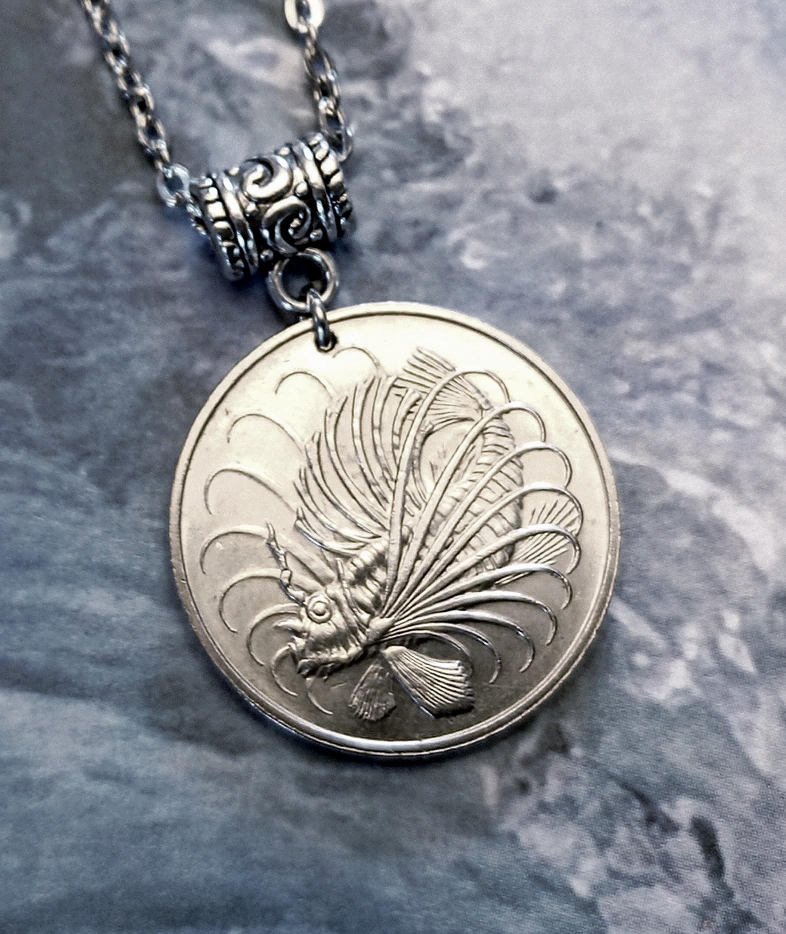 Born 1982 Pendant - Etsy