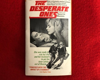 THE DESPERATE ONES aka Beyond The Mountains (Paperback Novelization by Alexander Ramati)