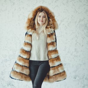 Fox Fur Parka Coat Womens Winterjas Lange jas met capuchon Windbreaker Eskimo 8e verjaardag Cadeau voor haar afbeelding 1