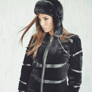Schwarze Echtpelz-Jacke für Frauen | geschorene Biber Wintermantel | Weihnachtsgeschenk für Sie Bild 1