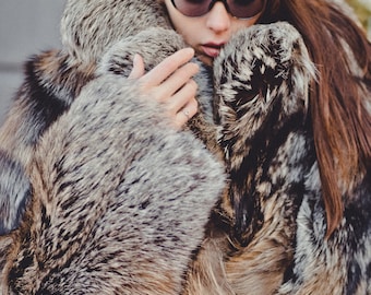 レディース シルバークロスフォックスファーコート｜ロング丈オーバー