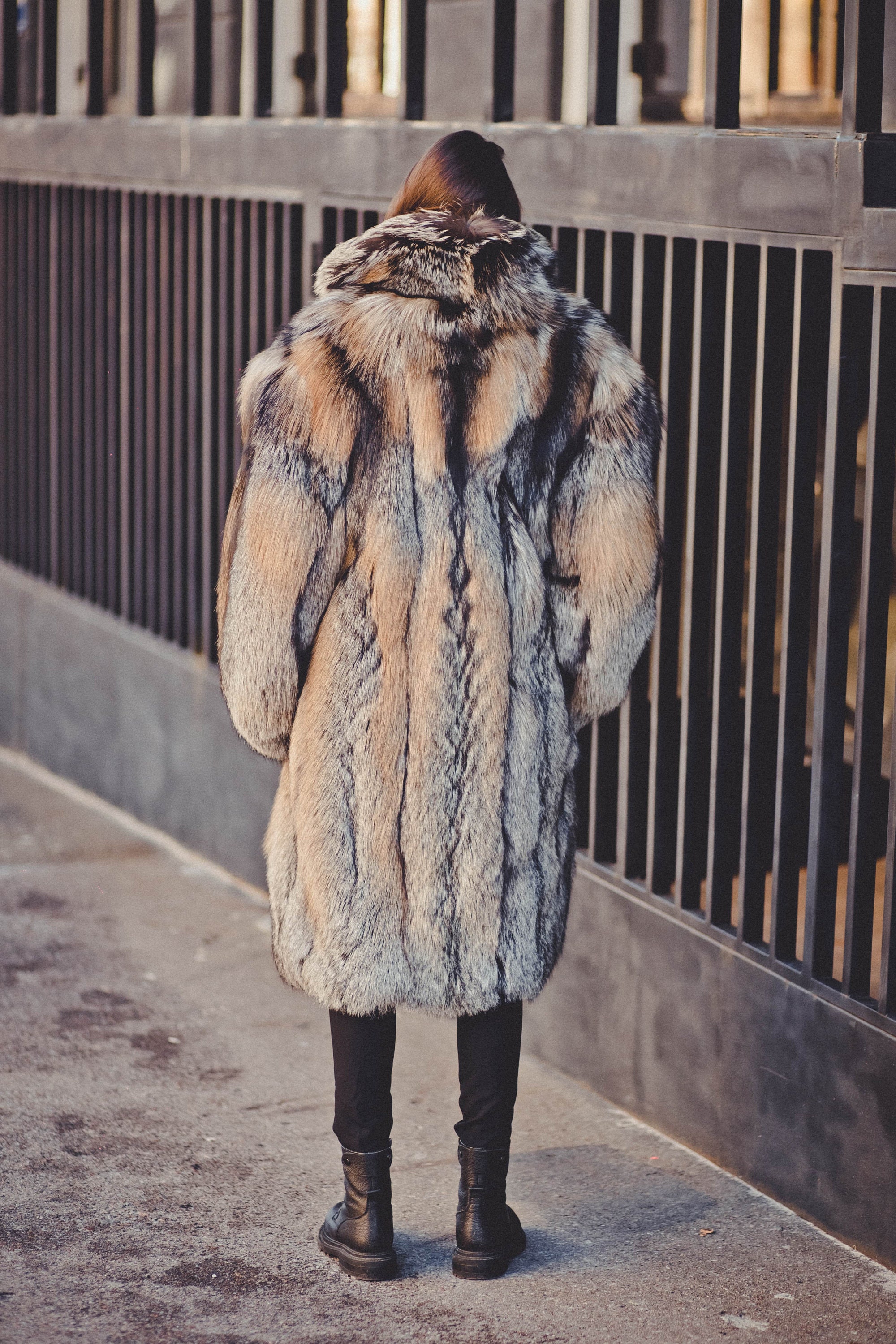 レディース シルバークロスフォックスファーコート｜ロング丈オーバー