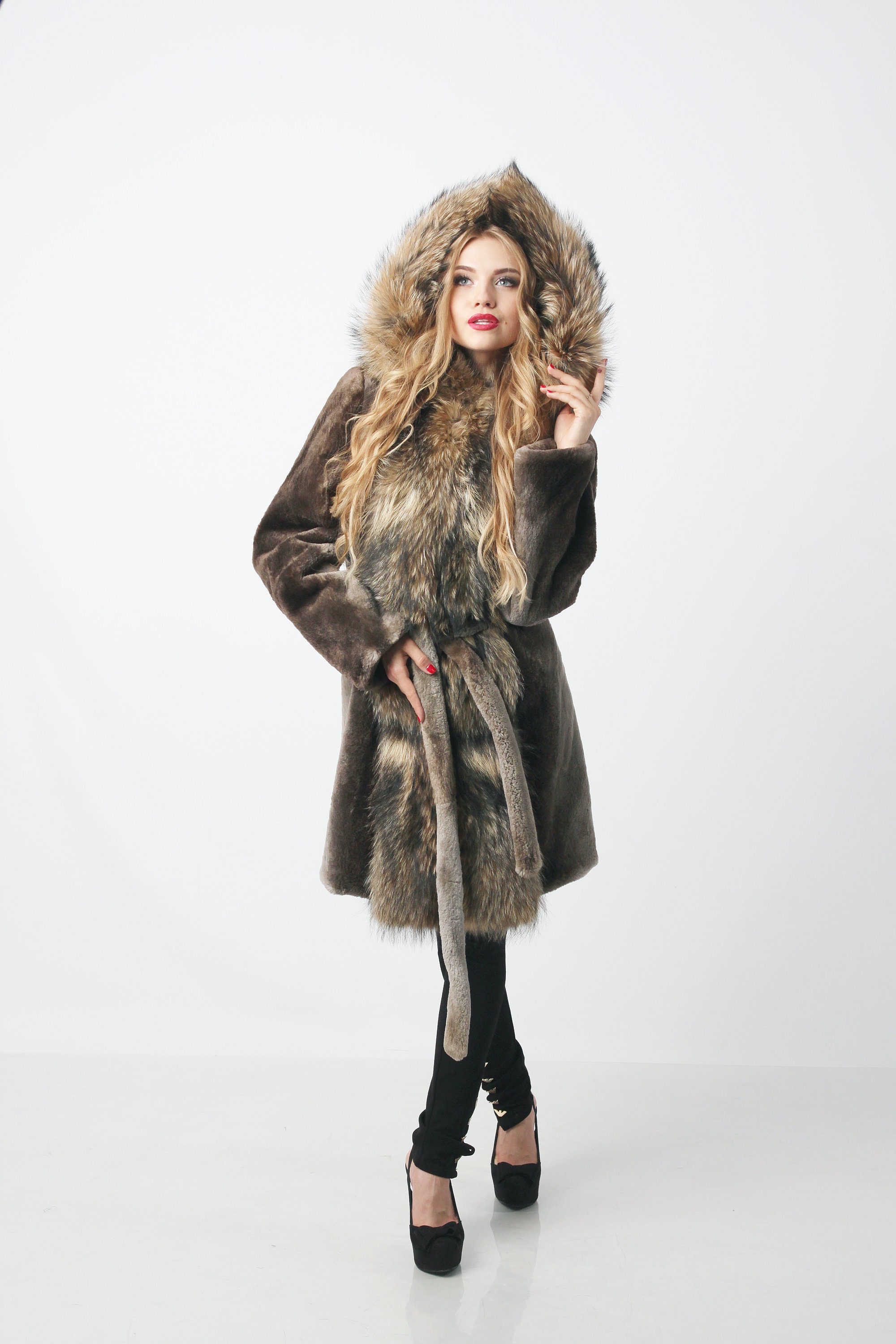 Sheared Beaver Fur Coat With Raccoon Trim | Real Fur Winter