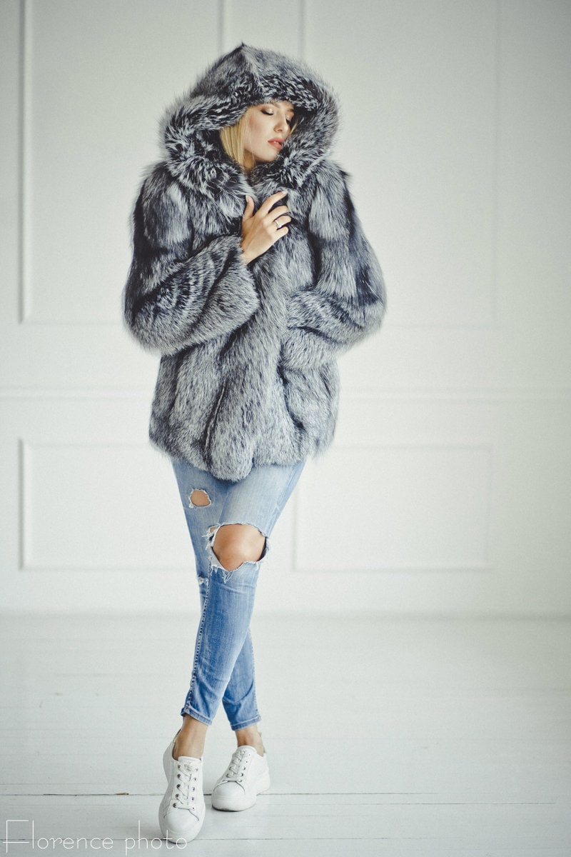 レディースシルバーフォックスファージャケット｜大きなフード